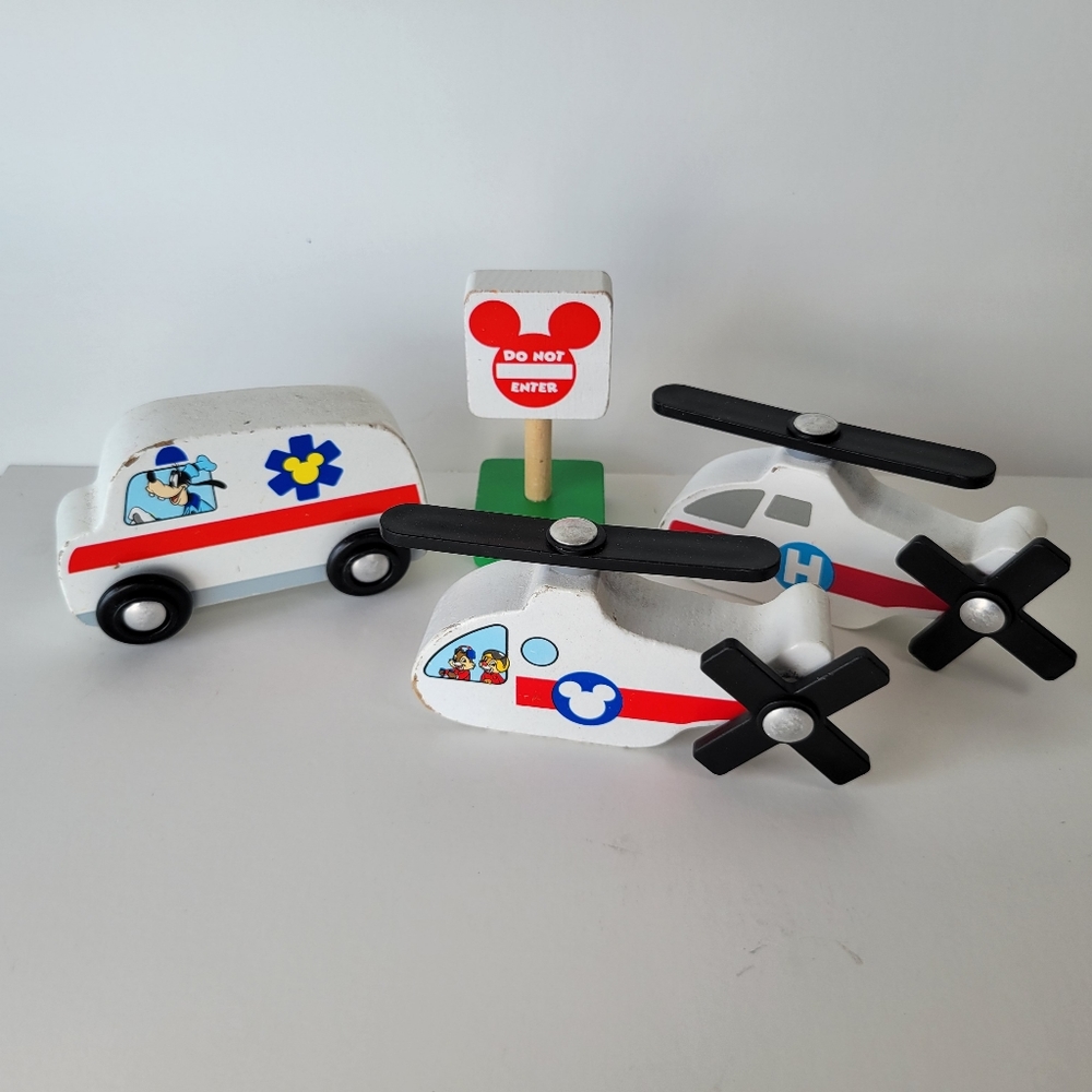 Melissa and Doug Hospital Disney Emergency Play Set Pieces
